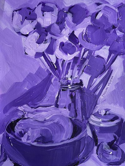 Lila Blumenstillleben von Pauline Wegman | Key and Sea Creative