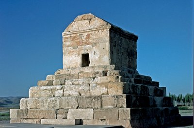 Ansicht des Grabes von Kyros II., Stätte von Pasargadae, 6. Jahrhundert v. Chr. von Persian School