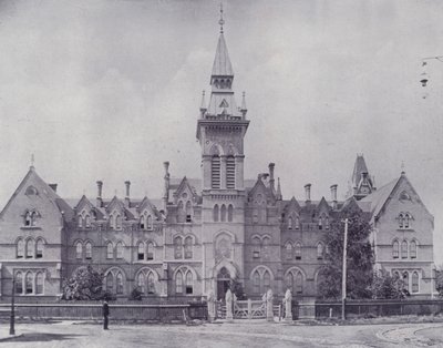 Kanada: Knox College, Toronto (s/w Foto) von Photographer Canadian