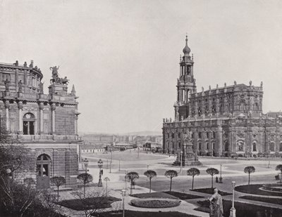 Blick vom Zwingerwall auf den Theaterplatz von Photographer German