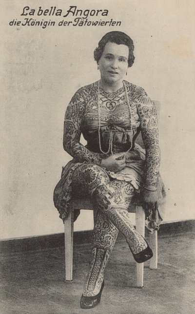 La Bella Angora, Königin der Tätowierten von Photographer German