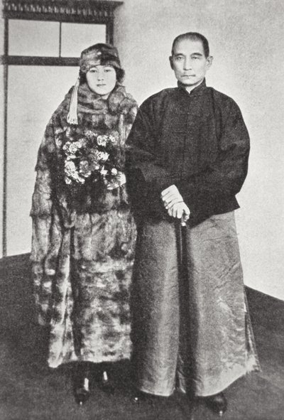 Sun Yat-Sen mit seiner Frau von Photographer German