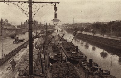 Guinness-Verladestelle am Fluss Liffey, Dublin von Photographer Irish