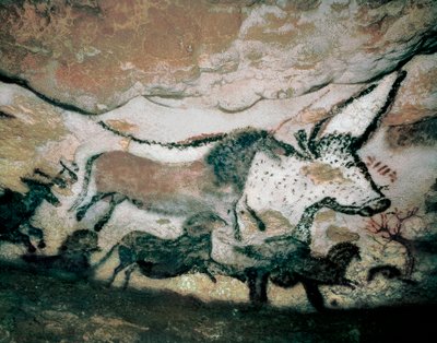 Stier, mit Hirsch und Pferd, Oberes Paläolithikum, aus der Höhle von Lascaux, Frankreich, ca. 17.000-15.000 v. Chr. von Prehistoric Prehistoric