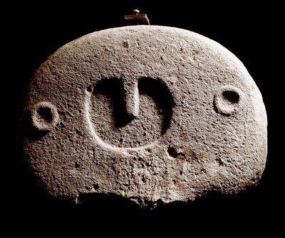 Prähistorische Kunst: Eisenzeitliche Skulptur von der Fundstelle Lunigiana bei La Spezia, Italien. 1100-800 v. Chr. La Spezia, Museo Comunale della Civiltà Lunigiana von Prehistoric Prehistoric