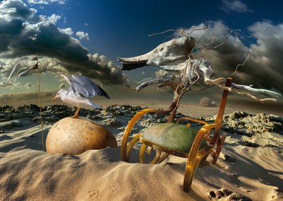 Surrealer Wüstenstuhl von Radoslav Penchev
