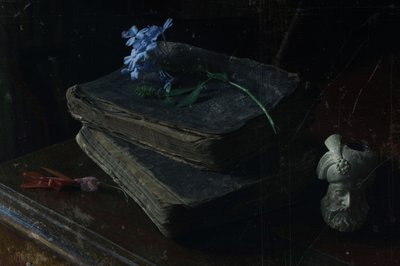 Antike Bücher und blaue Blüten von Ramiz Sahin