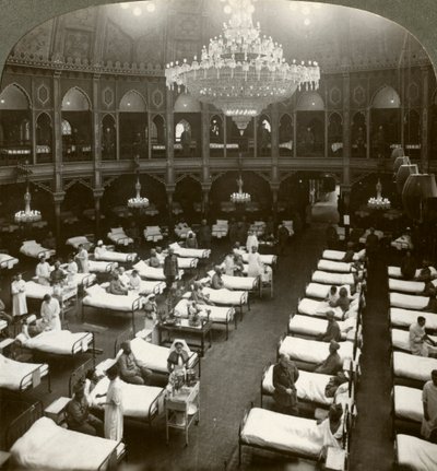 Innenansicht des geräumigen Krankenhauses in Brighton, Sussex, Erster Weltkrieg, 1914-1918 von Realistic Travels Publishers