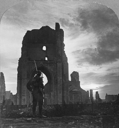 Ruinen von Ypern, Flandern, Belgien, Erster Weltkrieg, ca. 1914-1918 von Realistic Travels Publishers