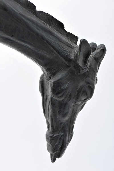 Große Giraffe mit gesenktem Kopf, modelliert 1909-10, gegossen vor 1913 von Rembrandt Bugatti