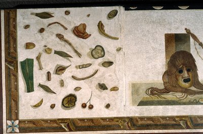 „Asarotos“ (unsauberer Boden) Fragmente eines Mosaiks signiert von Harakliton aus Rom, 2. Jahrhundert n. Chr., Rom von Roman