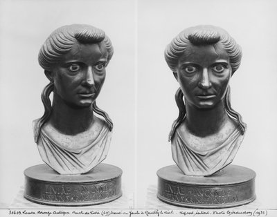 Zwei Ansichten einer Büste von Livia (58 v. Chr.-29 n. Chr.) von Roman