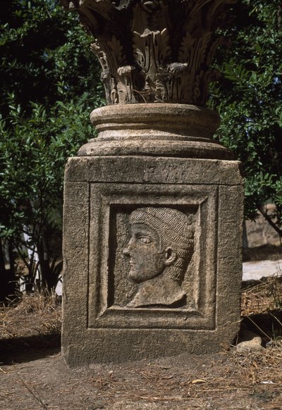 Architektonisches Element, Hochimperialzeit (27 AD-395 BC) von Roman Imperial Period