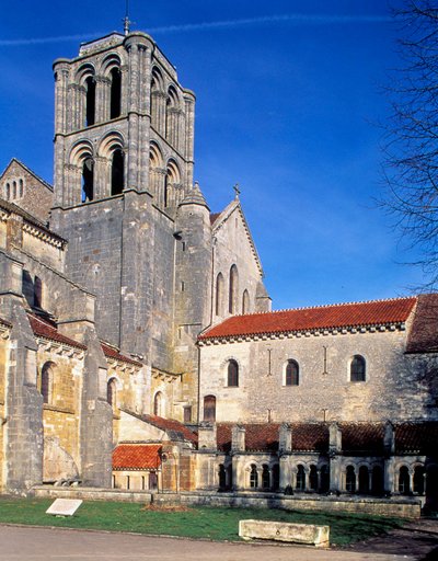 Basilika von Vézelay (Außenansicht) von Romanesque