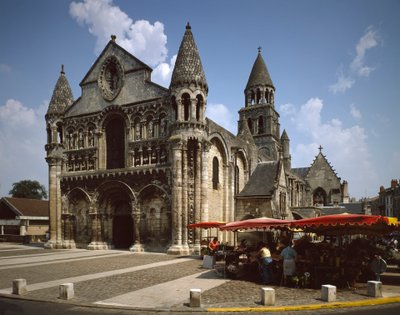 Romanische Kunst: Ansicht von Notre Dame la Grande. 12. Jahrhundert Poitiers von Romanesque