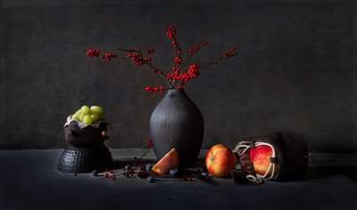 Stimmungsvolles Frucht-Stillleben von Rong Wei
