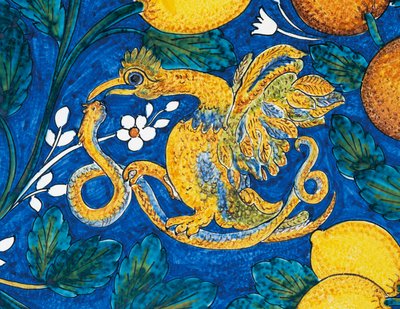 Zitrusfrüchte, Blumen und Vögel auf blauem Hintergrund, dekoratives Detail Tisch, Majolika emaillierter Lavastein, Salvatore Gurreri Herstellung, Caltagirone, Sizilien, Italien, 20. Jahrhundert von Salvatore Gurreri manufacture