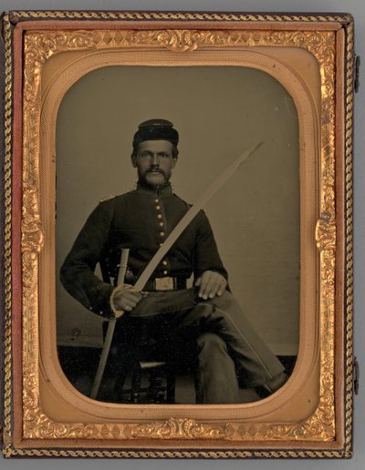 Unbetiteltes Porträt eines sitzenden Soldaten mit Säbel, 1862 von Samuel J. Miller
