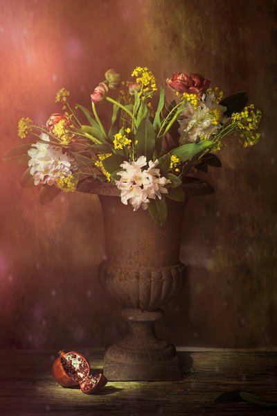 Stimmungsvolles Blumenstillleben von Saskia Dingemans