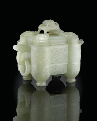 Archaistisches Gefäß und Deckel, Tulu, Qianlong-Periode (1736-95) von School Chinese