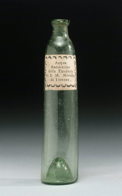 Flasche, die Anti-Hysterie-Wasser enthielt, aus der Fonderia di Sua Altezza Reale, Officina Profumo, Farmaceutica di Santa Maria Novella, Florenz, ca. 1850-1920 von School Italian