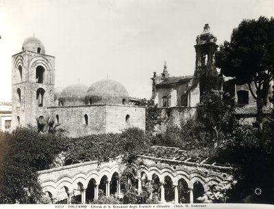 Ansicht des Ostendes der Kirche, erbaut 1132-48 von König Roger II. (gest. 1154) von Sizilien und dem Kreuzgang aus dem 13. Jahrhundert von School Italian