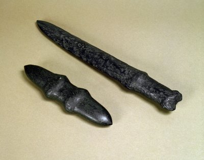Dolchklinge und Steindolch, Jomon-Periode 4500-3700 v. Chr. von Japanese School