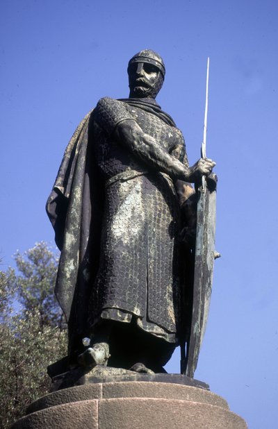 Statue von König Afonso I., Guimaraes, Portugal von School Portuguese