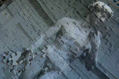 Ein Puzzle mit Michelangelos David, 2022 von Sisse Brimberg