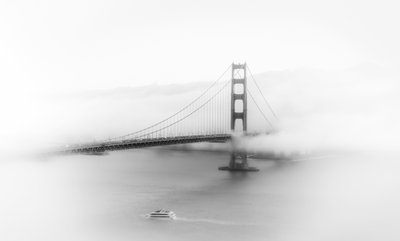 Nebliger Golden Gate Bridge von Songhu Yan