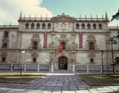 Eingang zur Universität, gegründet von Kardinal Cisneros im Jahr 1486 von Spanish School