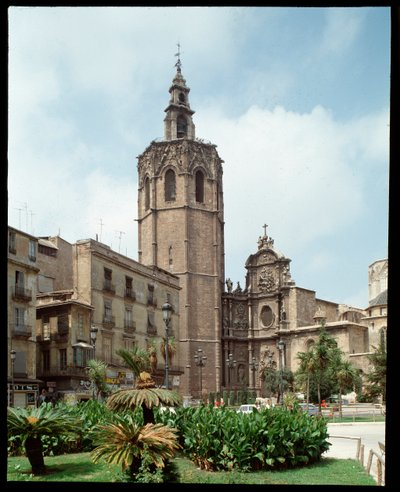 Blick auf den Glockenturm Micalet (Miquelet oder El Miguelete) der Kathedrale von Valencia (Valencia) 1381-1429 Spanien von Spanish School