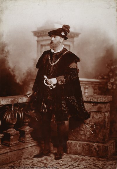 Spencer Compton Cavendish, 8. Herzog von Devonshire, als Kaiser Karl V., Der Diamant-Jubiläumsball der Herzogin von Devonshire im Devonshire House von Studio Lafayette