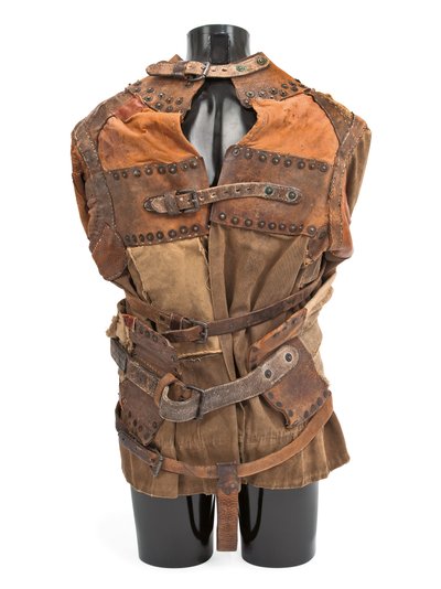Zwangsjacke im Besitz von Harry Houdini, ca. 1915 (Khakileinwand, Leder & Metallnieten) von Swanfeldt Tent and Awning Co.