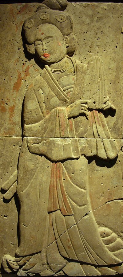 Terrakotta-Stele mit Musiker, Tang-Dynastie (618-907), entdeckt in der Provinz Shaanxi, Stelenwald-Museum in Xian. Fotografie, Leonard de Selva, China, 2006. von Tang Dynasty Chinese School