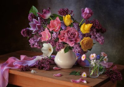 Bunter Frühlingsstrauß von Tatyana Skorokhod