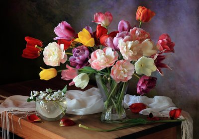 Lebendige Frühlings-Tulpen von Tatyana Skorokhod
