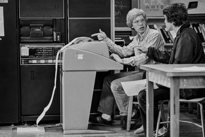 Bildungsprogramme finanziert durch das Office of Technology Assessment, eine Bundesbehörde, zur Unterstützung von... von Ted Spiegel