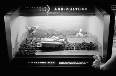 Modellanzeige eines zukünftigen Konzepts für mechanisierte Landwirtschaft mit Maschinen auf der Weltausstellung in Seattle von Ted Spiegel