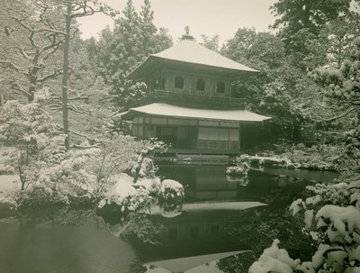 Ansicht des Ginkaku-ji im Schnee in Kyoto, um 1900 - 1915 von Teijiro Takagi