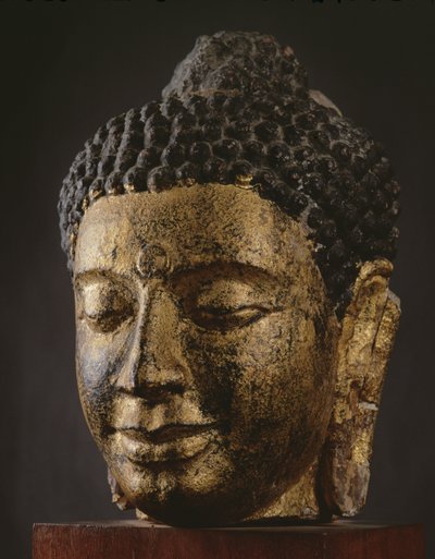 Riesiger Buddha-Kopf mit geschlossenen Augen, Srivijaya-Stil von Thai School