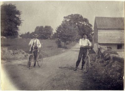Samuel Murray und Benjamin Eakins auf Fahrrädern, ca. 1895-1899 von Thomas Eakins