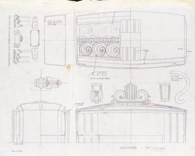 Eine Zeichnung des Designs für ein Tiffany & Co. Ausstellungsmittelstück und zwei dreiflammige Kandelaber, hergestellt für die Weltausstellung 1939, ca. 1939 von Tiffany and Company