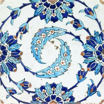 Eine Iznik-Keramikfliese mit einem spiralförmigen Blumenmotiv, frühes 17. Jahrhundert von Turkish School