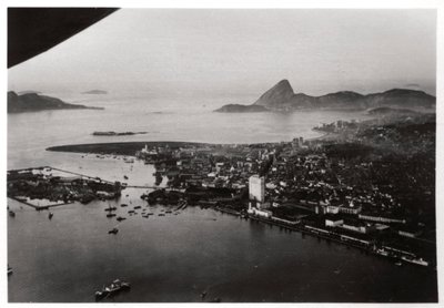 Luftaufnahme von Rio de Janeiro, Brasilien, aus einem Zeppelin, 1930-1933 von Unbekannt