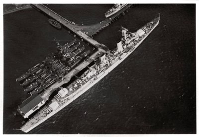 Luftaufnahme des deutschen Leichten Kreuzers Karlsruhe, von einem Zeppelin von Unbekannt