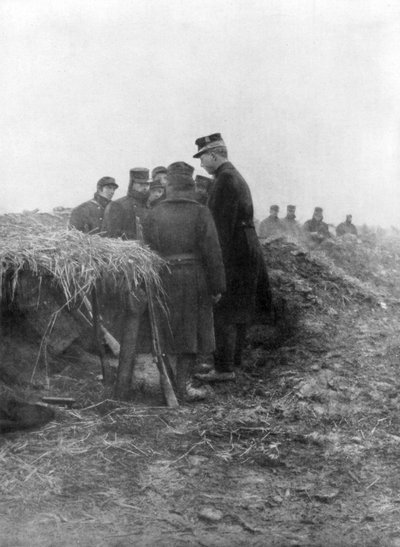 Albert I., der dritte König der Belgier, besucht die Schützengräben von Avecapelle, Belgien, 1915 von Unbekannt