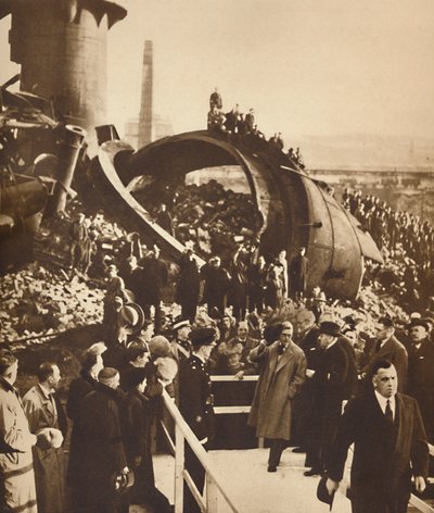 Bei den verlassenen Stahlwerken, Südwales, 1936-1937 von Unbekannt
