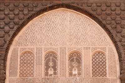 Ben Youssef Medersa ist die größte Medersa in Marokko, ursprünglich eine religiöse Schule, gegründet unter Abou el Hassan, Marrakesch, Marokko von Unbekannt