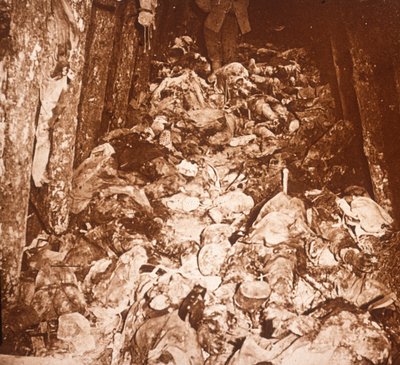 Körper in Tunneln unter dem Mont Cornillet, Champagne, Nordfrankreich, ca. 1917 von Unbekannt